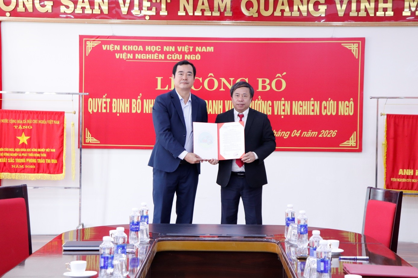 Lễ công bố quyết định bổ nhiệm lại Viện trưởng Viện Nghiên cứu Ngô cho Ông Nguyễn Xuân Thắng